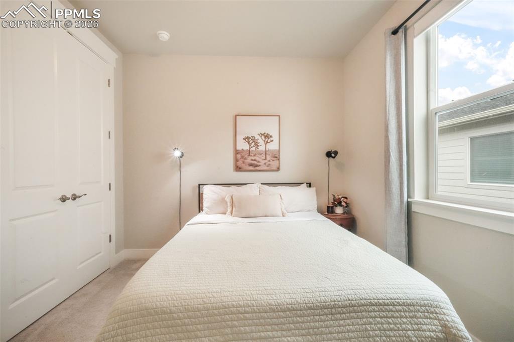 Image 42 of 50: Bedroom