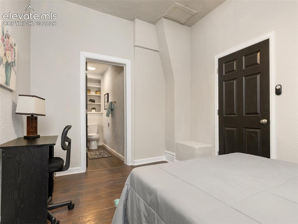 Image 10 of 35: Bedroom