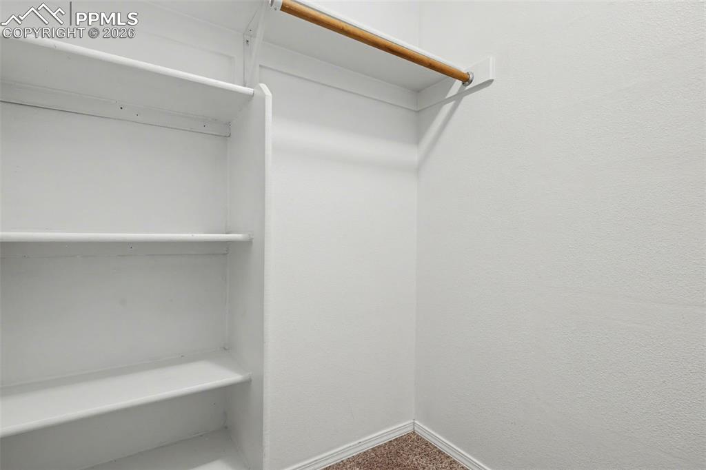 Image 18 of 30: Closet