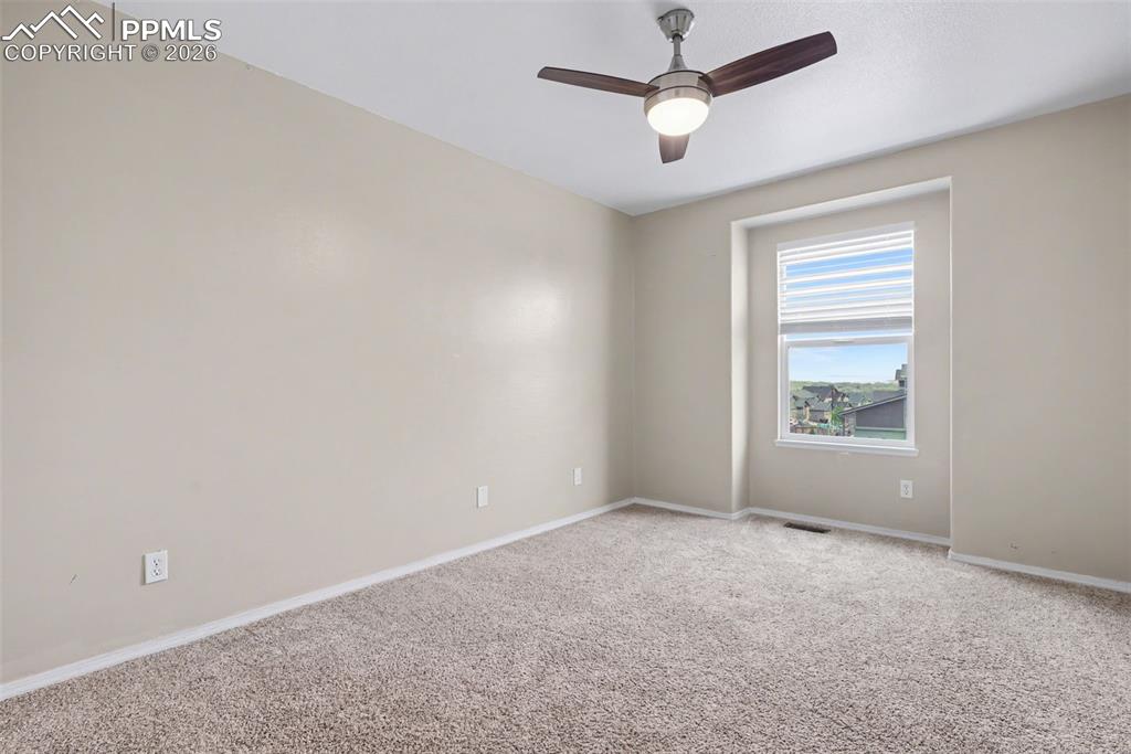 Image 22 of 30: bedroom 3