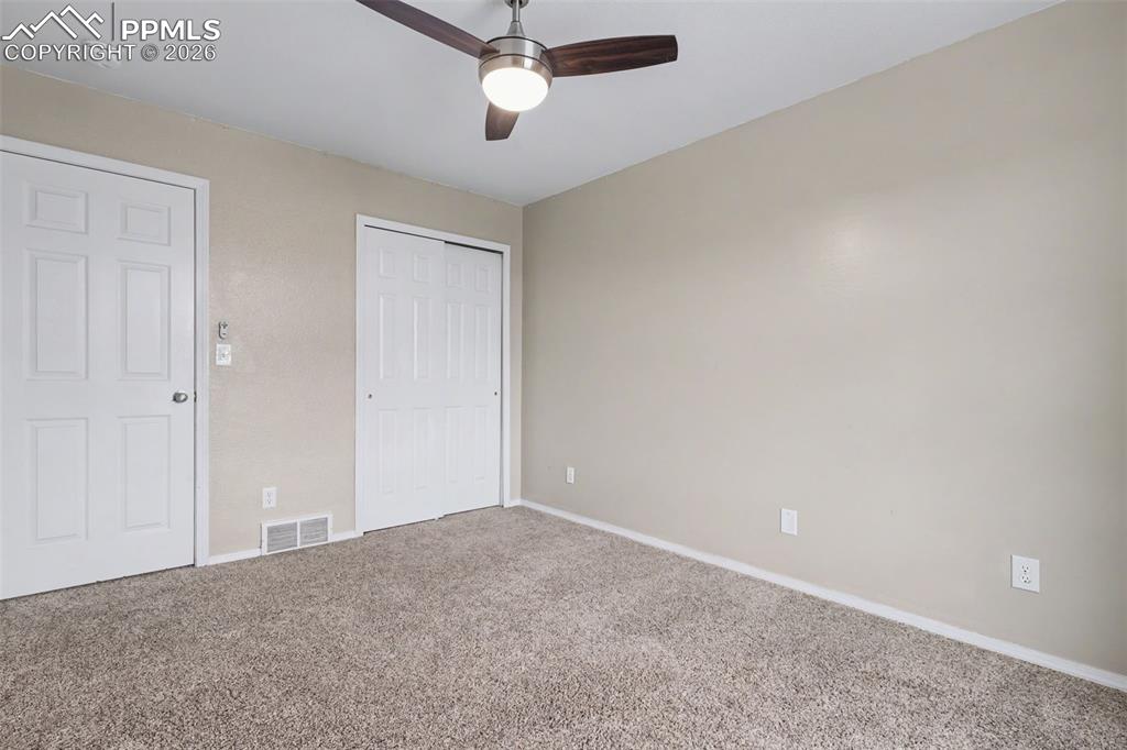 Image 23 of 30: bedroom 3