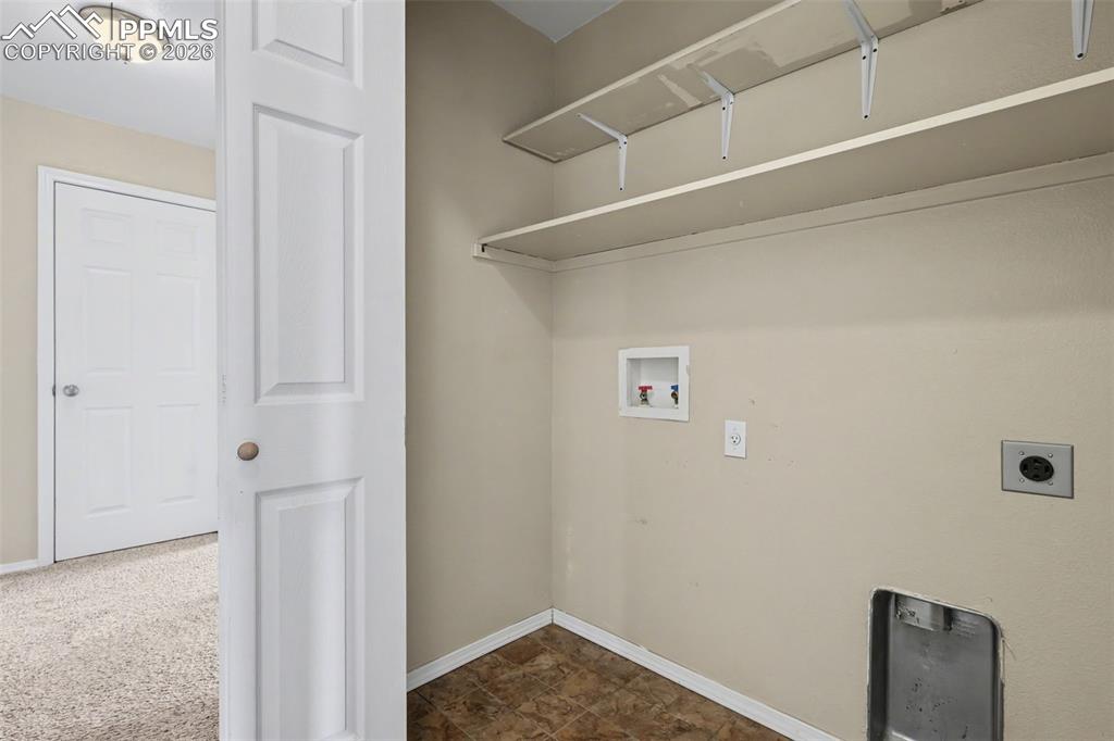 Image 25 of 30: Laundry