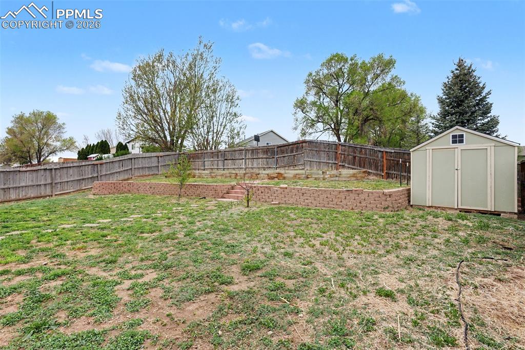 Image 29 of 30: Yard