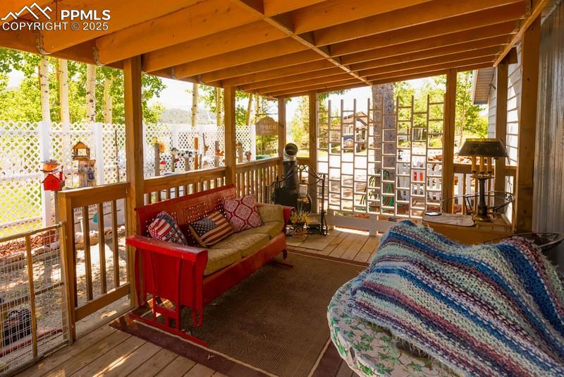 Image 14 of 20: Sun Room