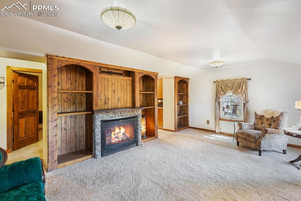 Image 7 of 20: Living Room