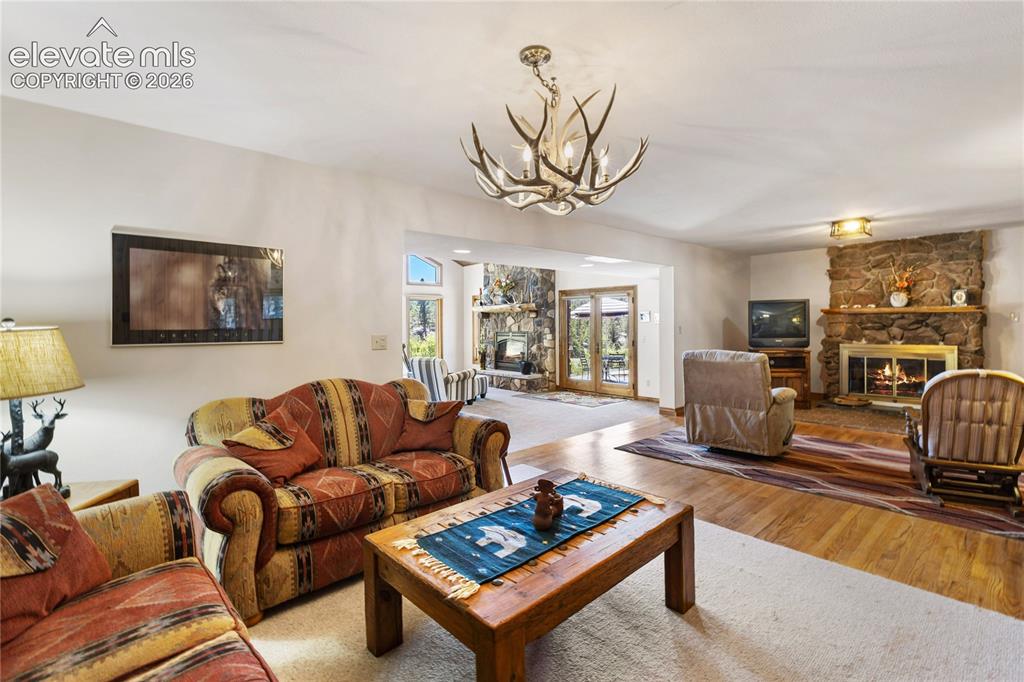 Image 11 of 32: Living Room