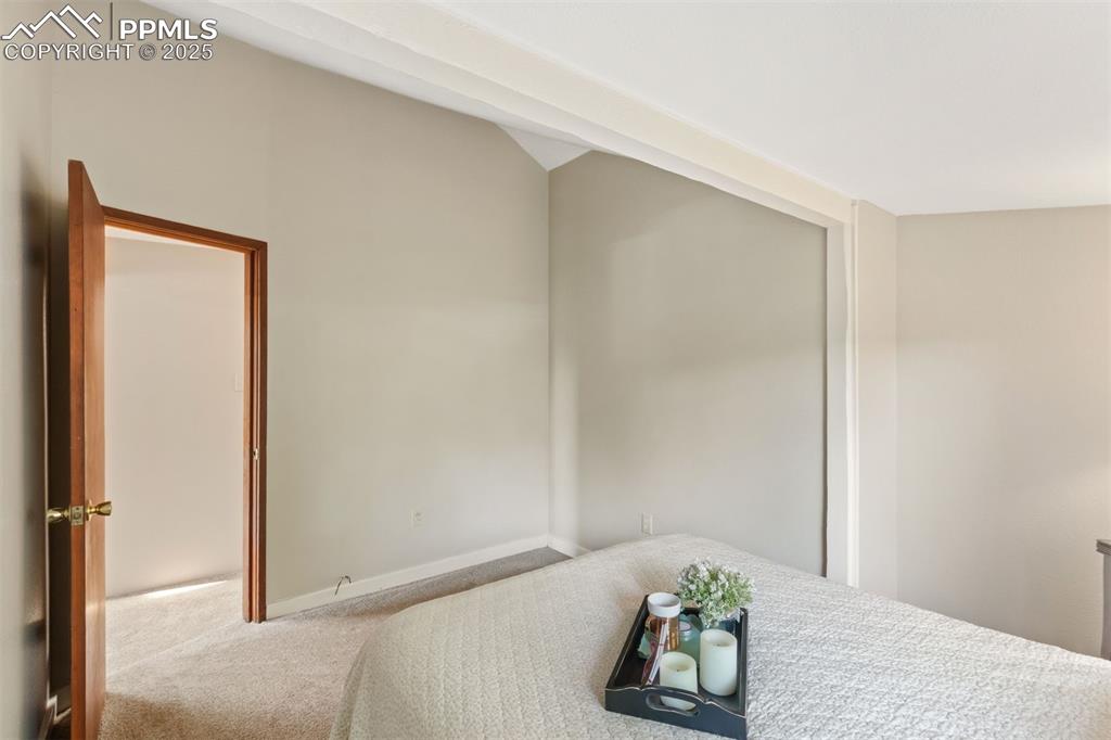 Image 10 of 32: Bedroom
