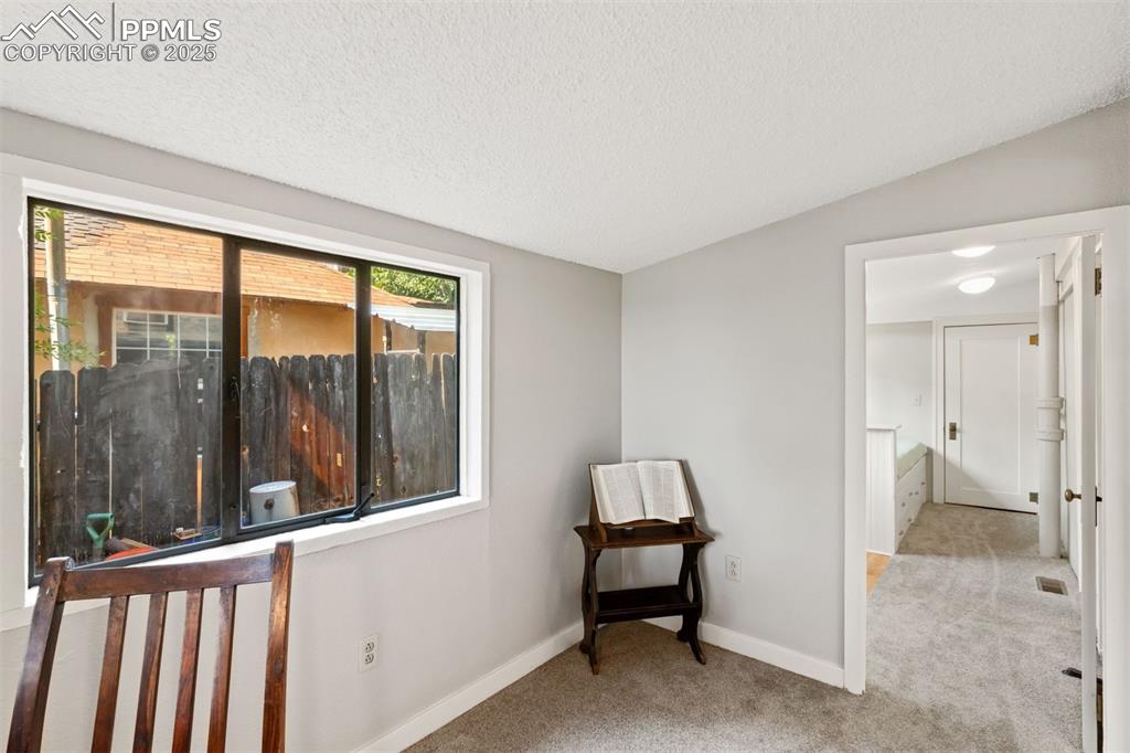 Image 16 of 32: Bonus flex room