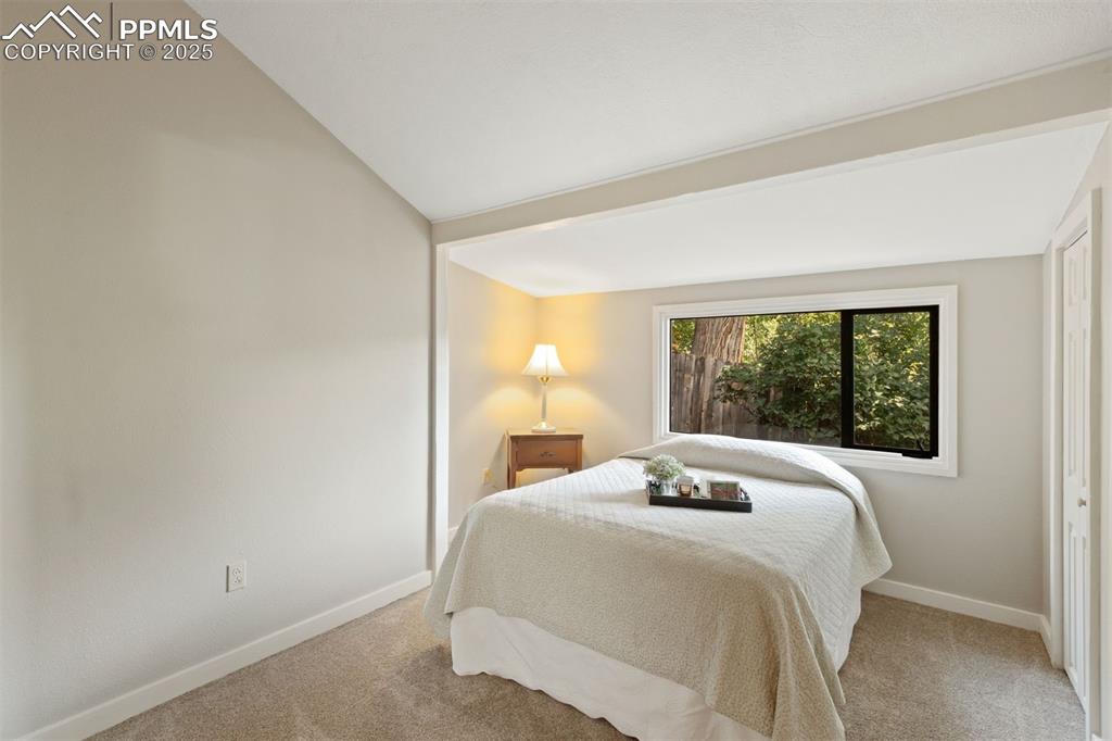 Image 9 of 32: Bedroom
