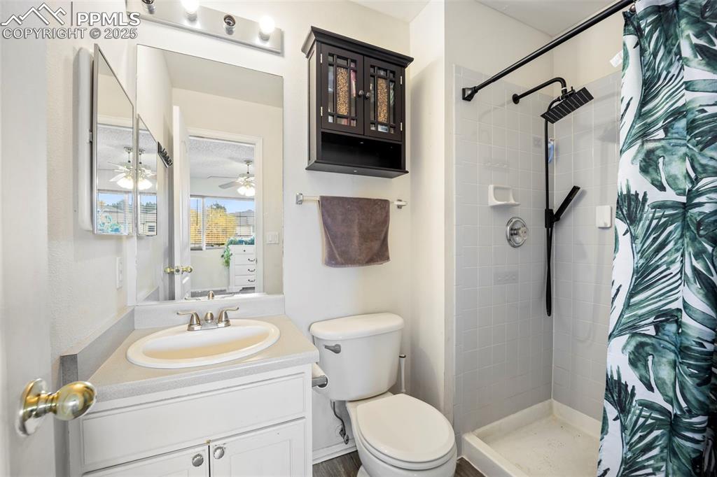 Image 18 of 33: Master Bathroom