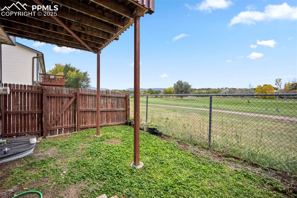 Image 27 of 33: Yard