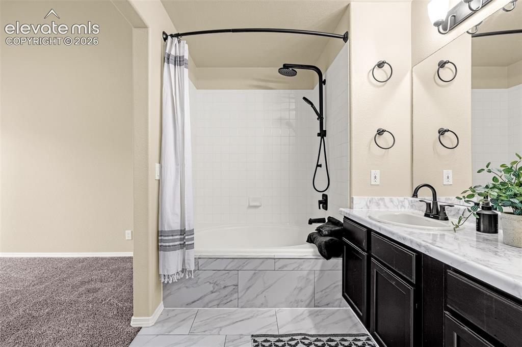 Image 11 of 31: Bathroom