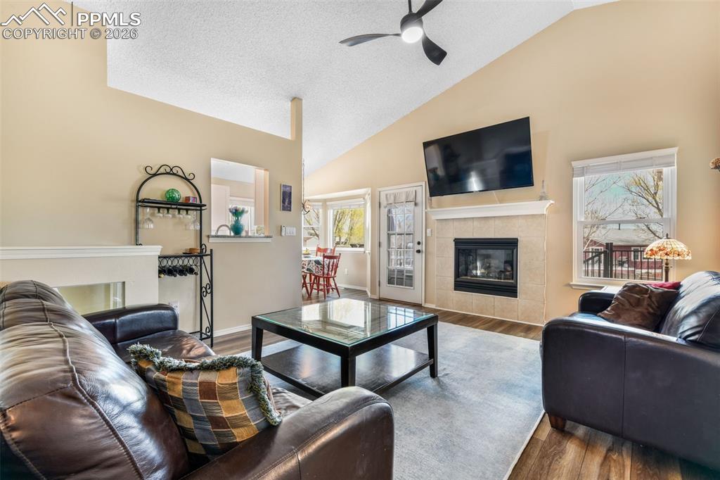 Image 3 of 50: Floor Plan