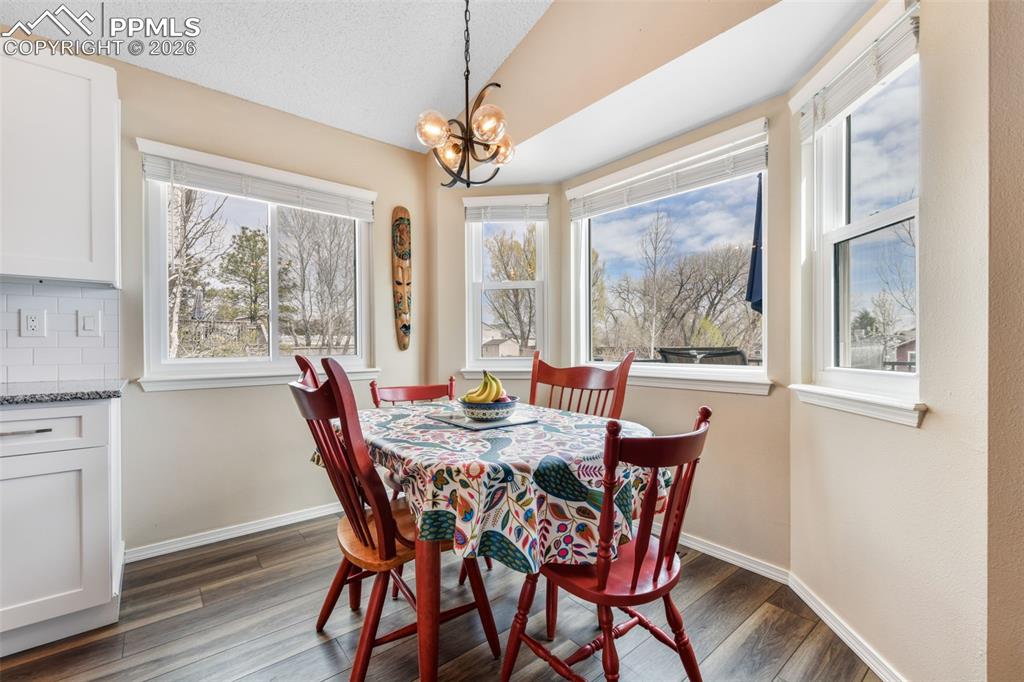 Image 9 of 50: Living Room