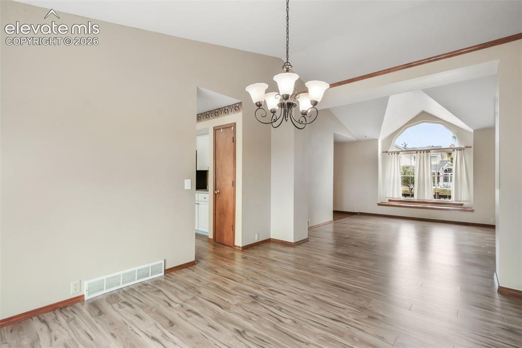 Image 10 of 50: Dining Room