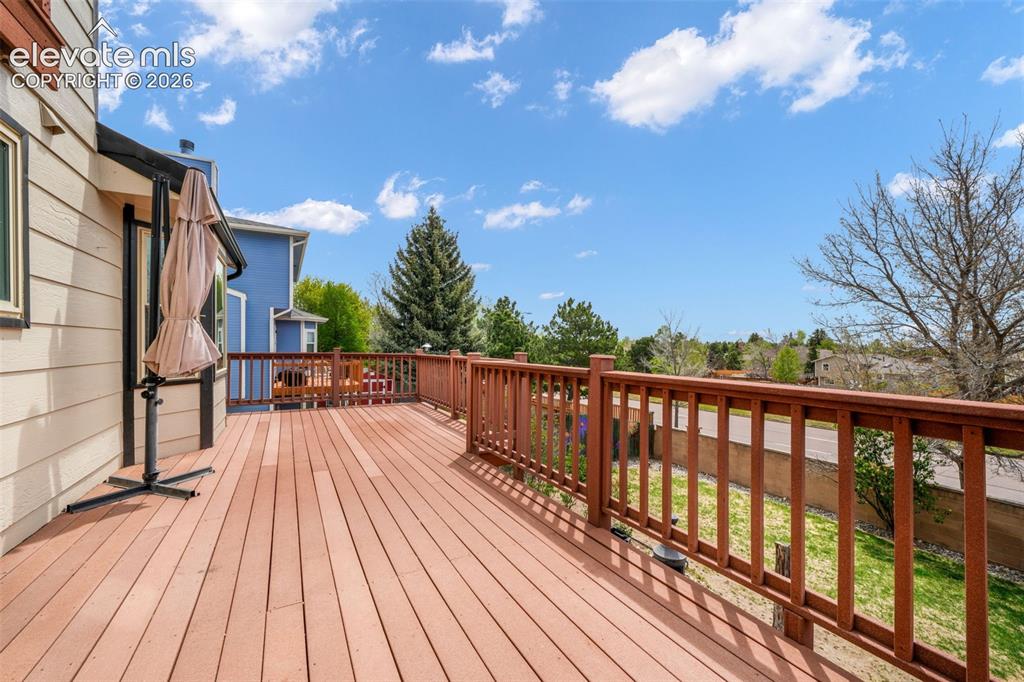 Image 46 of 50: Deck