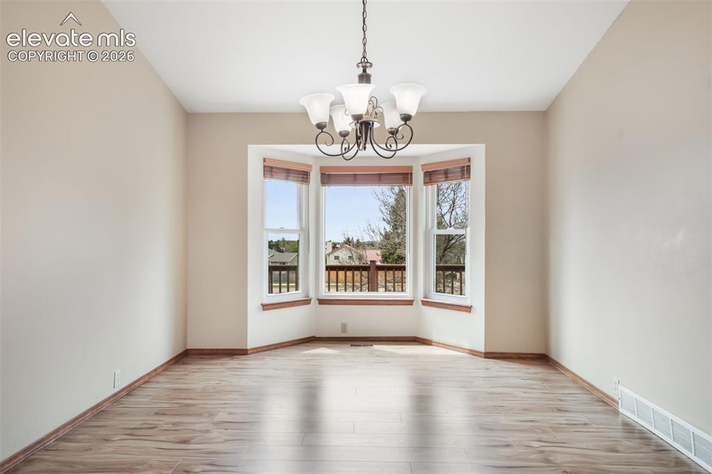 Image 8 of 50: Dining Room