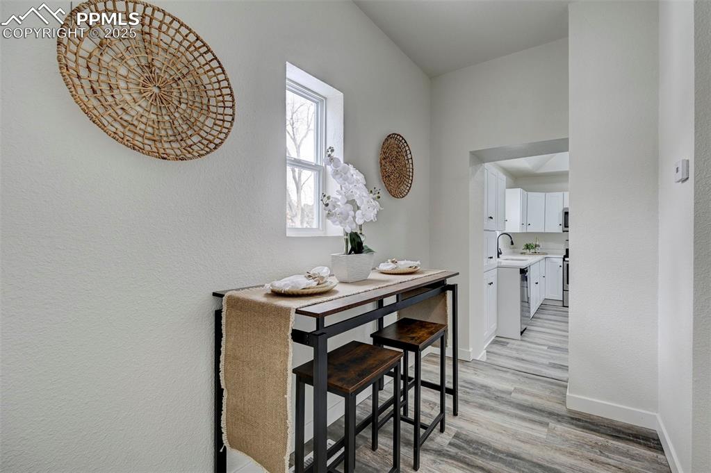 Image 12 of 37: Dining Area