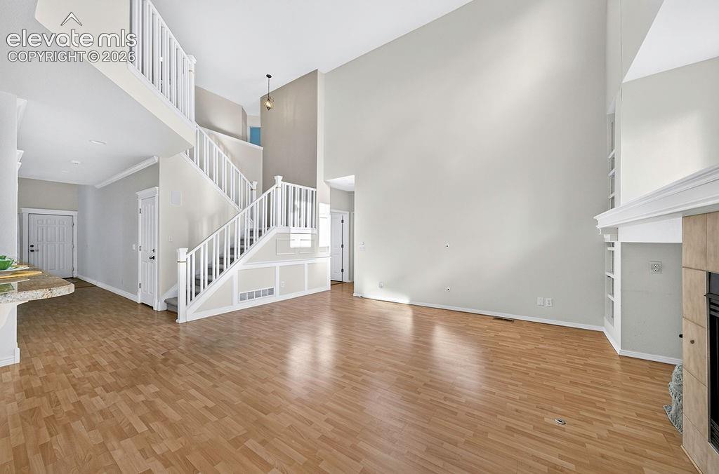 Image 10 of 50: Family Room
