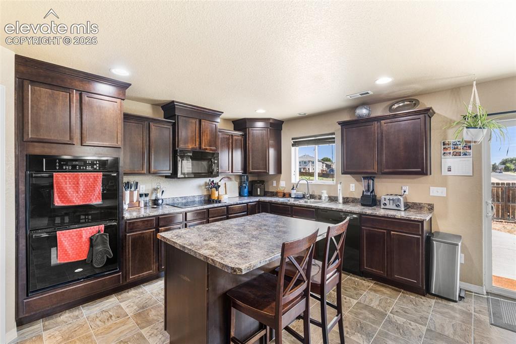 Image 11 of 47: Kitchen