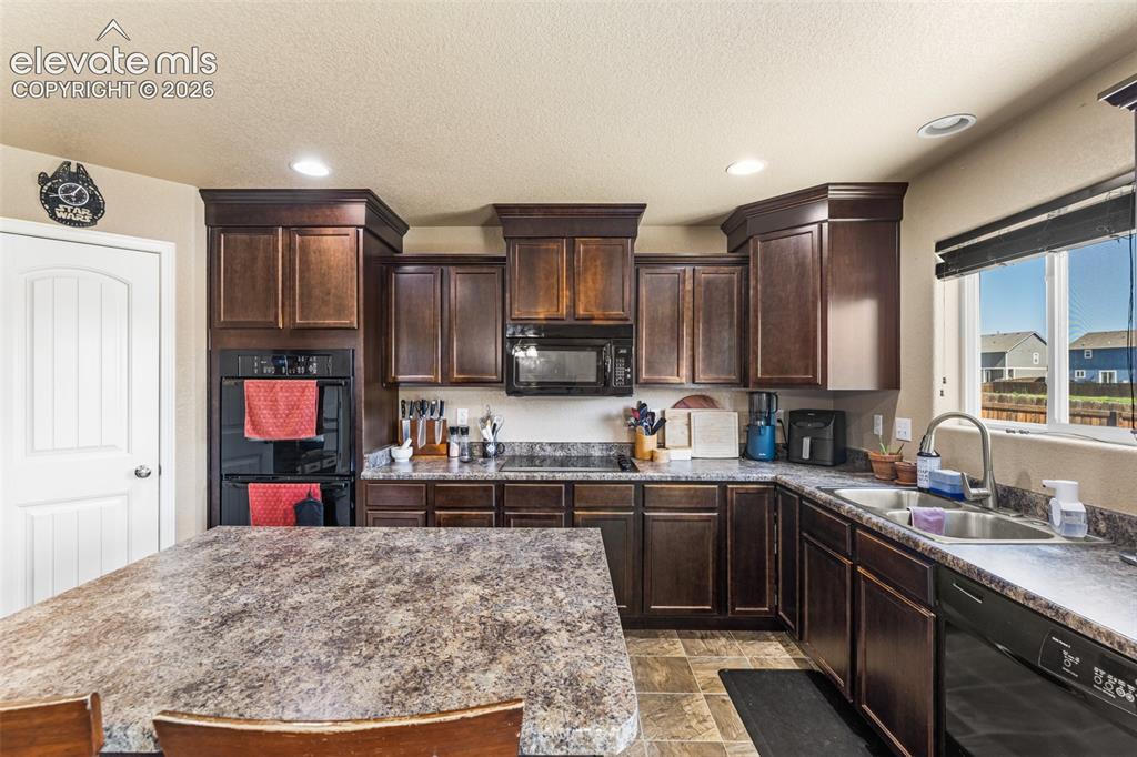 Image 13 of 47: Kitchen