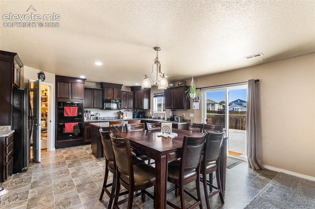 Image 9 of 47: Dining Area