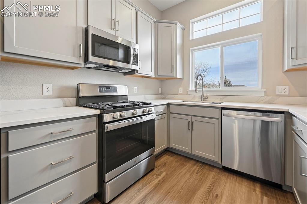 Image 11 of 39: Kitchen