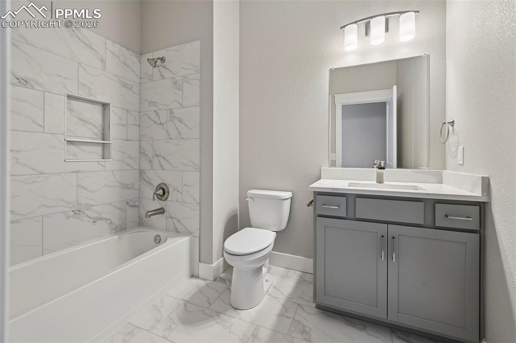 Image 16 of 39: Bathroom