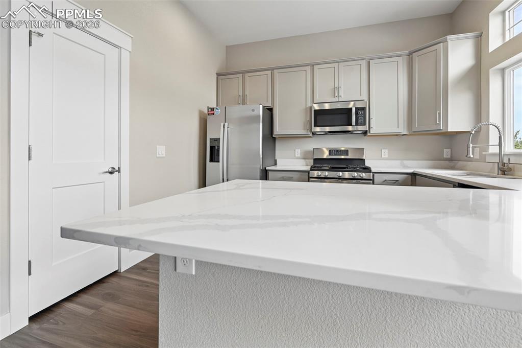 Image 8 of 39: Kitchen