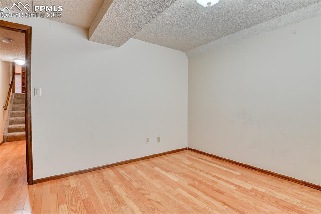 Image 27 of 37: Bedroom