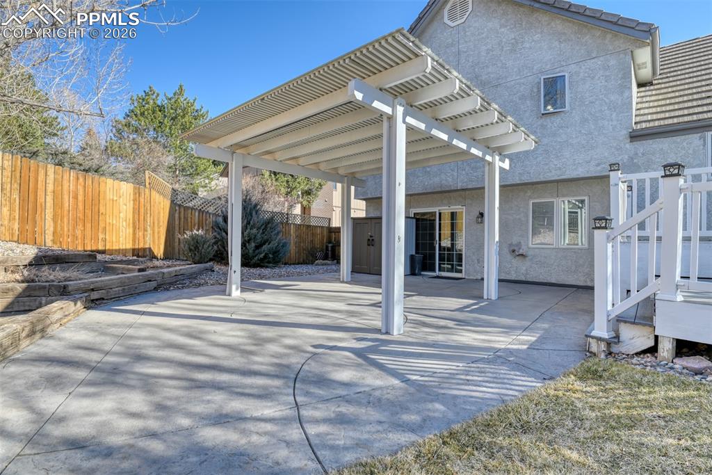 Image 33 of 37: Patio