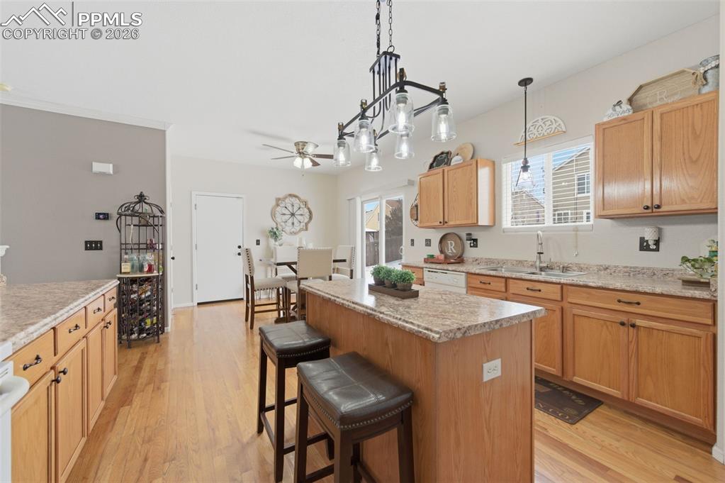 Image 14 of 35: Kitchen