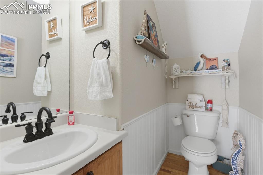 Image 17 of 35: Bathroom