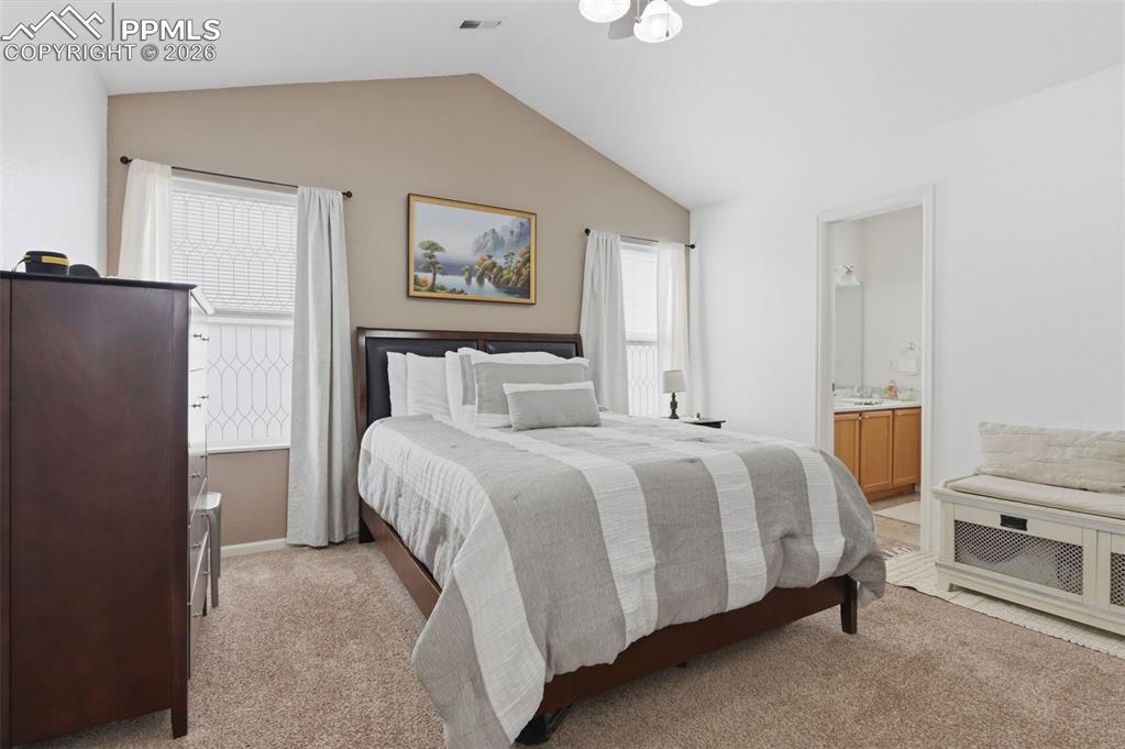 Image 18 of 35: Bedroom