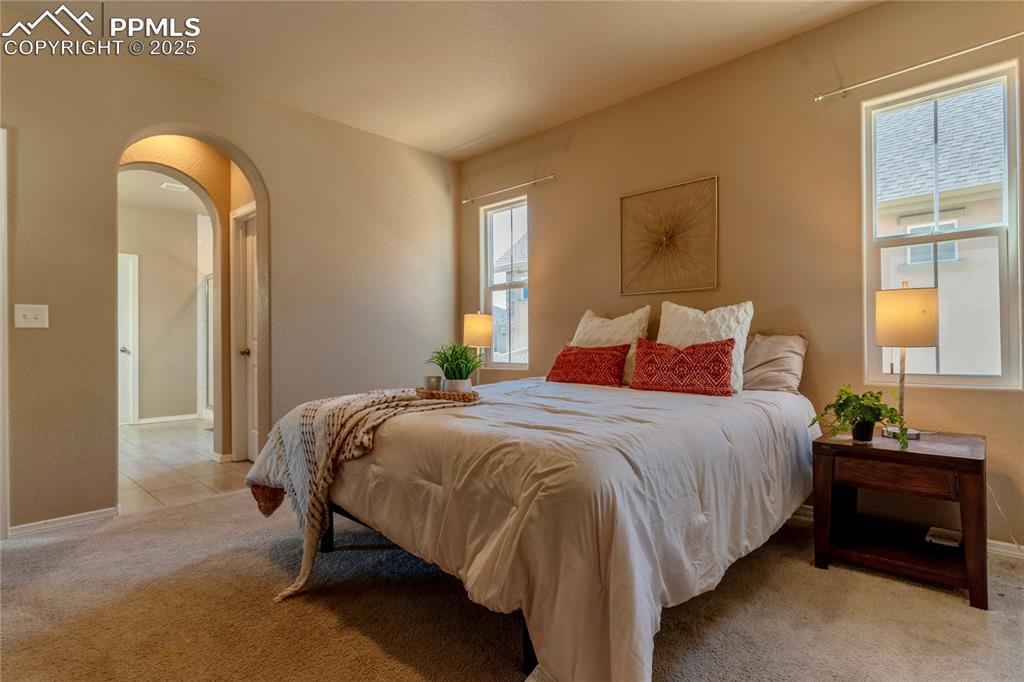 Image 14 of 30: Bedroom