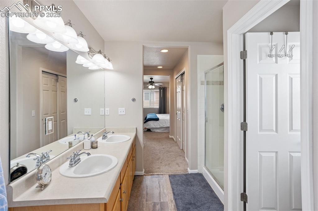 Image 16 of 26: Bathroom