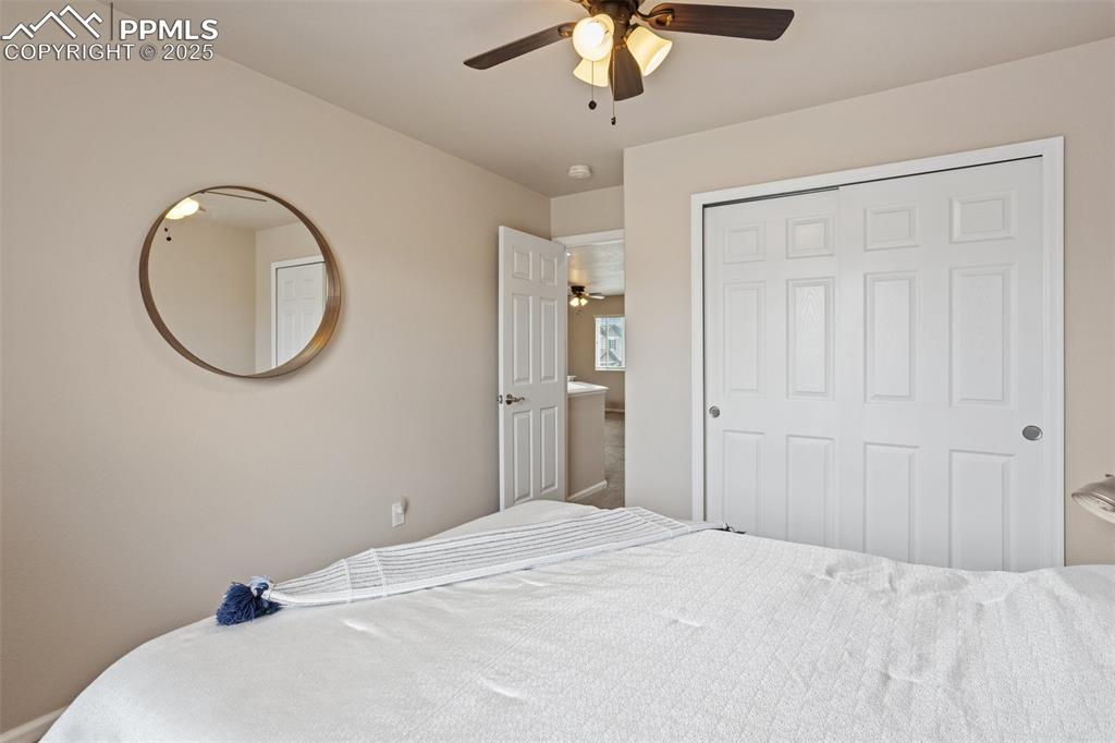 Image 22 of 26: Bedroom