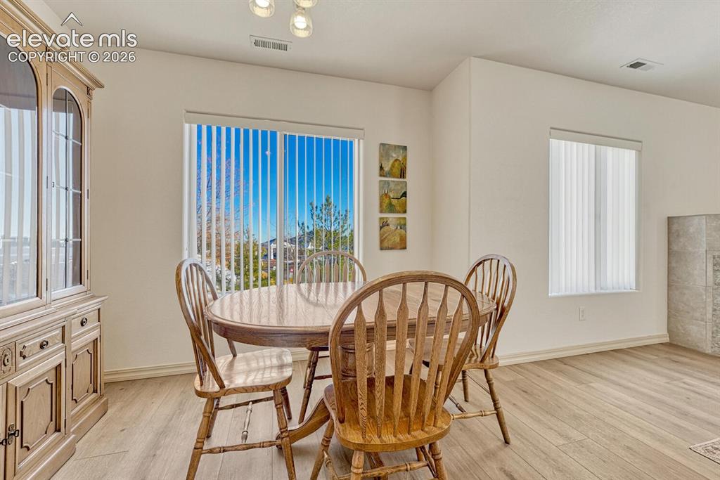 Image 10 of 41: Dining Area