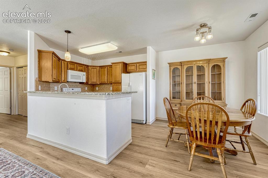 Image 8 of 41: Kitchen