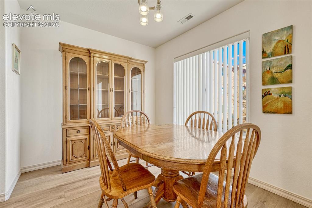 Image 9 of 41: Dining Area