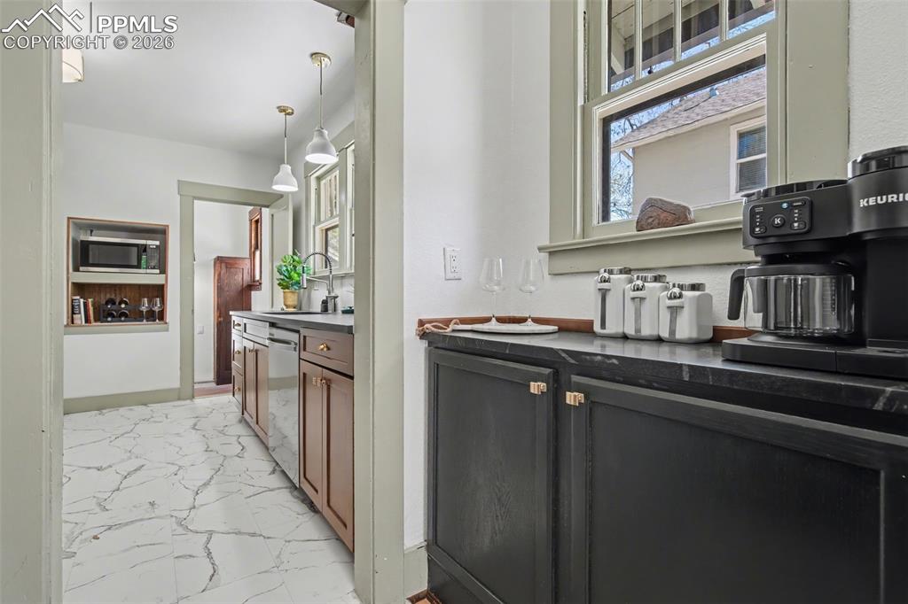 Image 12 of 43: Kitchen