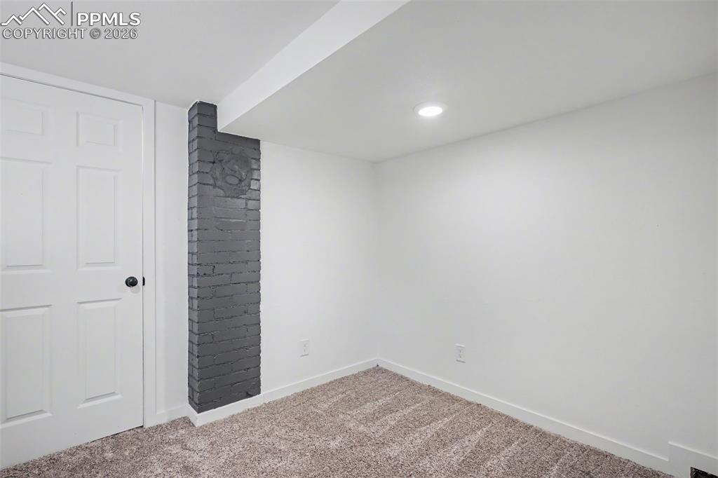 Image 36 of 43: Bedroom