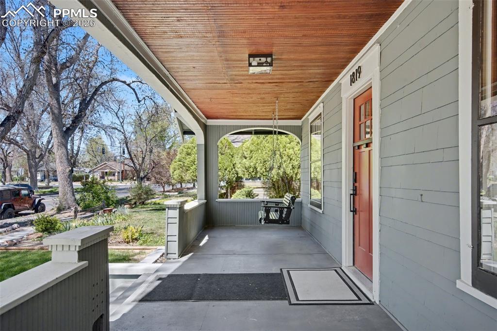 Image 4 of 43: Patio