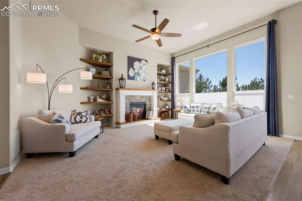 Image 17 of 50: Living Room