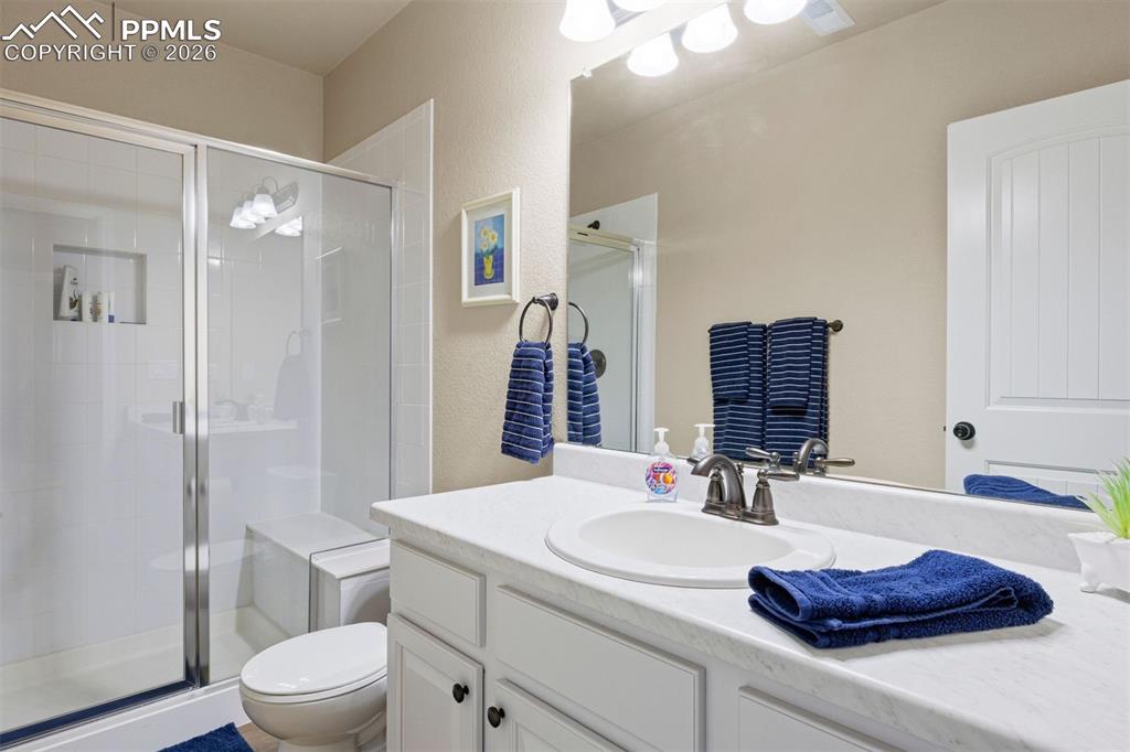 Image 44 of 50: Bathroom