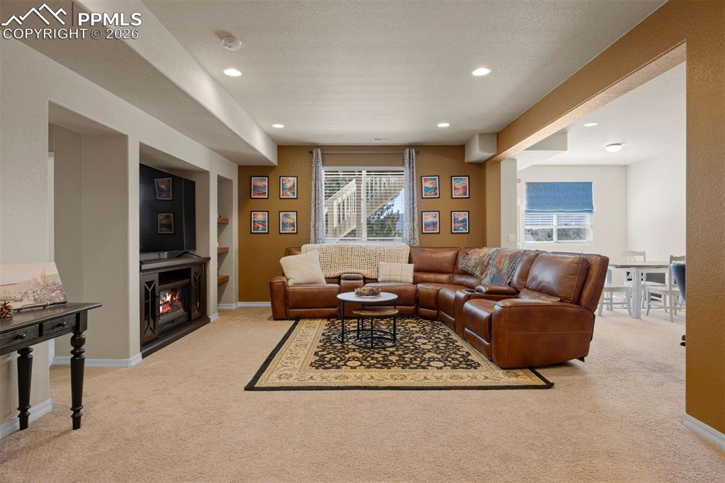 Image 48 of 50: Living Room