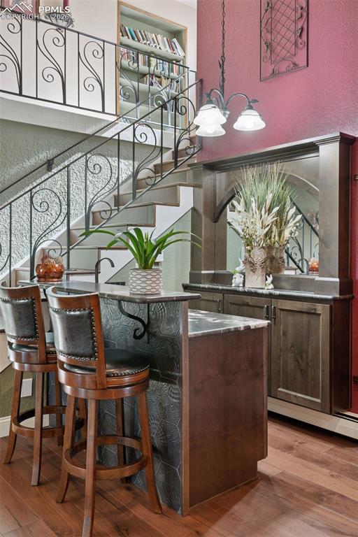 Image 10 of 50: Wet Bar in Family Room/Dining Room