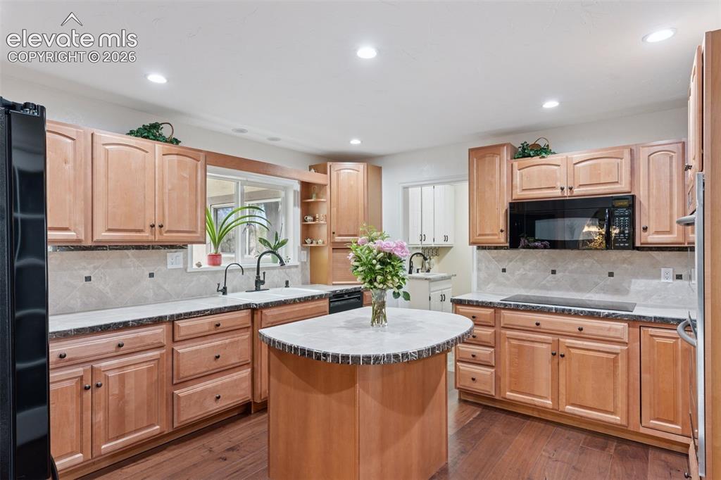 Image 32 of 50: Kitchen Before Recent Updates – Not Pictured: Taj Mahal Quartzite Counterto