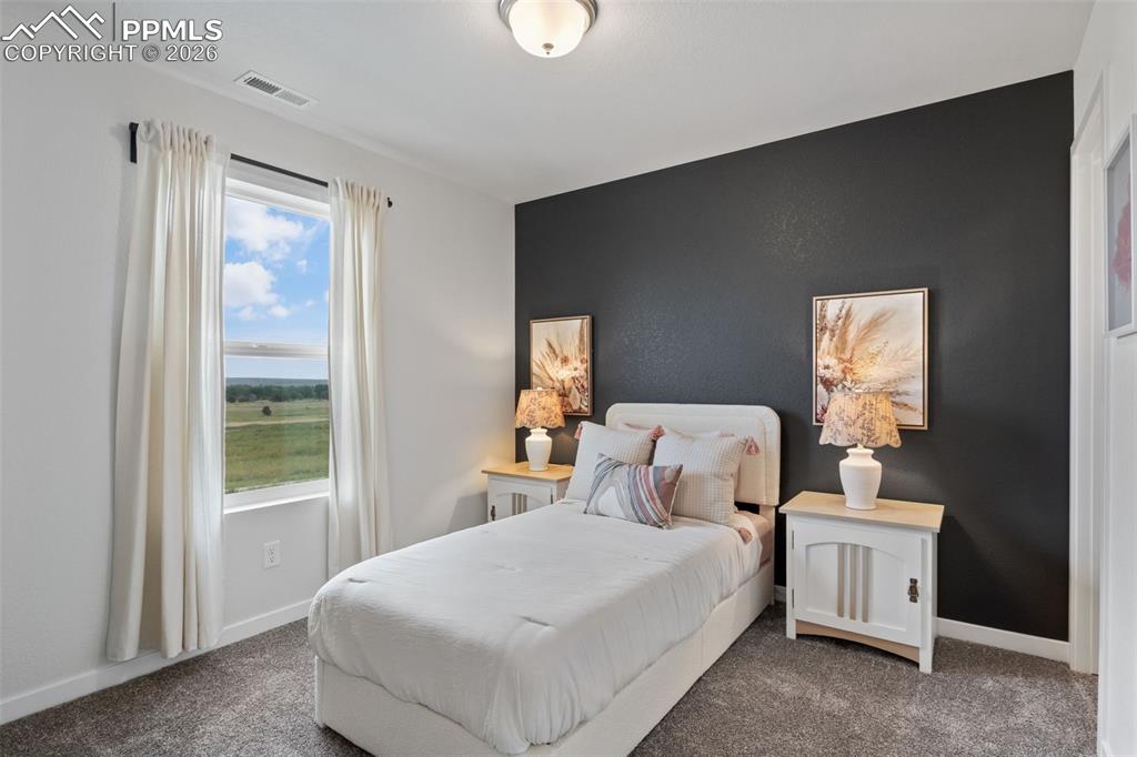 Image 15 of 31: Bedroom