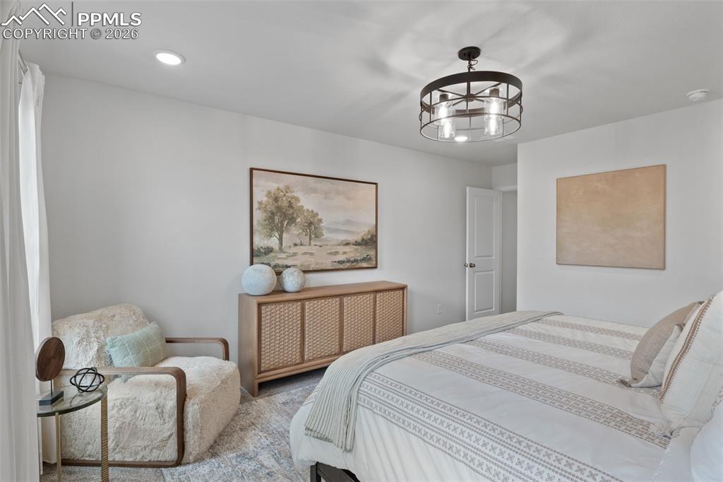 Image 23 of 31: Bedroom